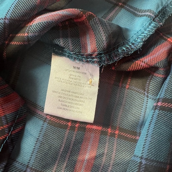 Vintage-inspired Blue and Red Plaid Button-Down Shirt - Lightweight & Soft - Picture 2 of 4